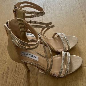 Steve Madden NWOT gold heels size 37 (6.5-7)